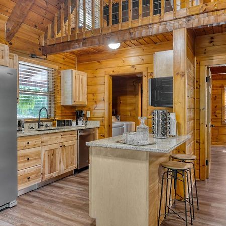 Dudley I By Avantstay Cosy Cabin W Hot Tub Incredible Views Pigeon Forge Bagian luar foto