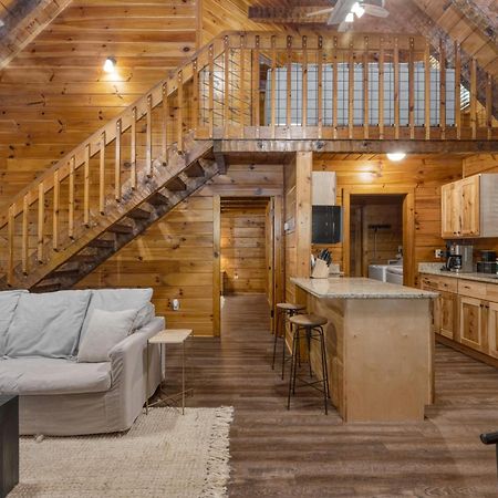 Dudley I By Avantstay Cosy Cabin W Hot Tub Incredible Views Pigeon Forge Bagian luar foto